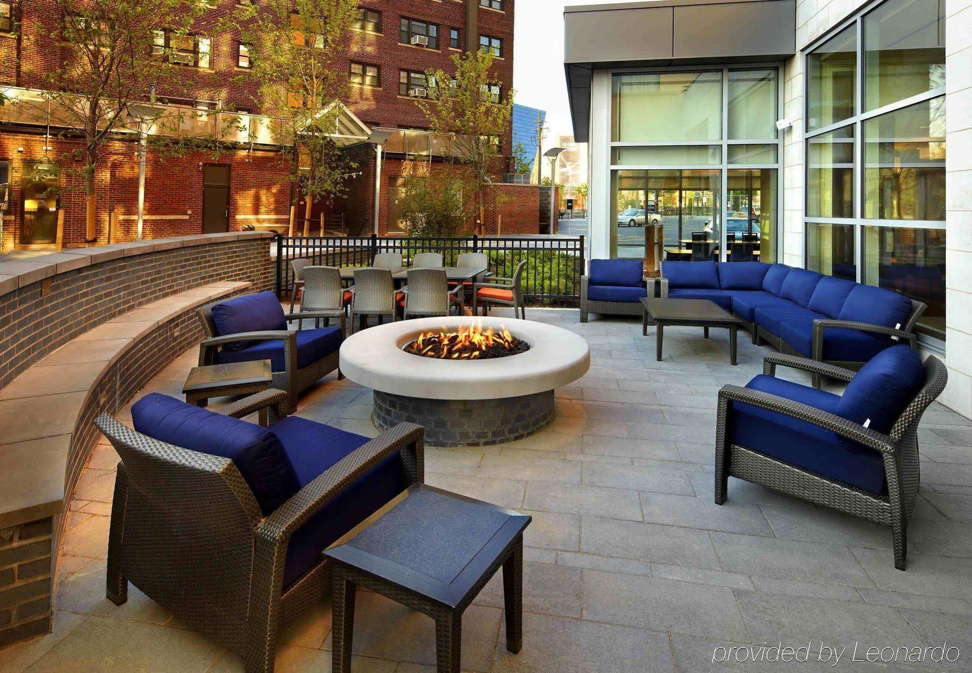 Courtyard Cleveland University Circle Екстериор снимка